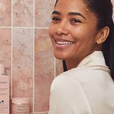 Liz Earle fans who spend £65 can get £148 worth of free products with Black  Friday deal stack