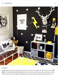 Black And White Childrens Room Get Inspired To Create A Trendy Bedroom For Little Boys With These Decorations And Furnishings Yellow Boys Room Cool Kids Bedrooms Black Boy Room