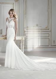 Pour être resplendissante, et surtout unique pendant son grand jour, focus sur les découpes classiques et tendances qui attirent les femmes. Robe Sirene Pakistan La Sposa Robe De Mariee Coupe Sirene Robe De Mariee Robe De Mariee Dentelle Sirene