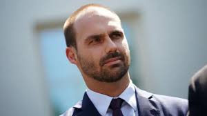 Eduardo Bolsonaro: Esposa de Moraes pode ser alvo de sanções de Trump, diz  deputado ao FT