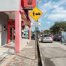 Papan tanda ini menunjukkan ke arah tangga atau pintu untuk keluar dari bangunan sekiranya berlakunya kecemasan. Papan Tanda Jalan Size Archsign Supplier Sdn Bhd Facebook