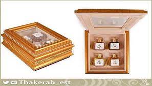 صندوق كلاسيكي خشب ذهبي معت ق اللون سعة ٤ عطور لكل عطر سعر حسب المعروض تحت كل صورة السعر للصندوق فقط بدون المنتج