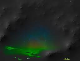 New here from Fort Myers Florida, dying to see the Northern Lights ( Aurora  lights ) so bad. I'm currently in Marshfield, is there an app or a specific  person who post