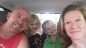 Amanda Mayton's Instagram, Twitter & Facebook