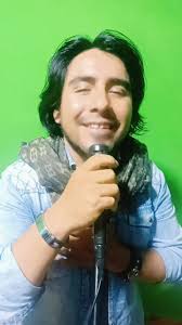 Respuesta a @florasaiguaperez tu cómo te llamas 🦁🎸#leoquichua🦁🏍️