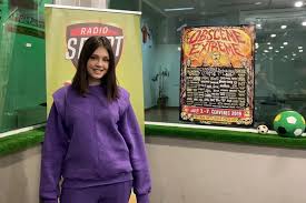 Vizionati serialul romanesc ferma vedetelor sezonul 3 episodul 29 online hd gratuit integral si fara intrerupere. Ferma Vedetelor Sport Total Fm