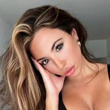 Hello, I don't know if I'm doing the right thing, writing this, we are a  young couple, with dreams, with a steady job, who are looking to find a  flat to buy,