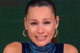 Llorando, Pampita se despidió de su programa: "No me puedo seguir  arriesgando" - LA NACION