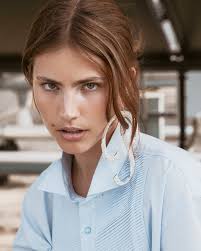 Wish people would leave me tf alone and let me be. Like damn I strongly  dislike folks fam