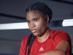 Caroline Dubois's Instagram, Twitter & Facebook