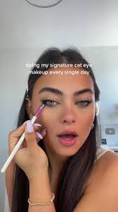 cat eyes everyday til i die >>>