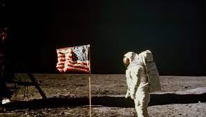 Le souhait d'aller sur mars n'est pas nouveau, comme nous le rappelle francis rocard. Comment Un Drapeau Plante Sur La Lune Peut Il Flotter