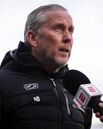 𝙃𝙚𝙡𝙢𝙤𝙣𝙙 𝙎𝙥𝙤𝙧𝙩 𝙚𝙣 𝙖𝙨𝙨𝙞𝙨𝙩𝙚𝙣𝙩-𝙩𝙧𝙖𝙞𝙣𝙚𝙧 𝘼𝙙𝙧𝙞𝙚  𝘽𝙤𝙜𝙚𝙧𝙨 𝙣𝙚𝙢𝙚𝙣 𝙖𝙛𝙨𝙘𝙝𝙚𝙞𝙙 𝙫𝙖𝙣 𝙚𝙡𝙠𝙖𝙖𝙧 Helmond Sport  bedankt Adrie voor zijn jarenlange betrokkenheid en zijn passie voor Onze  Club. Wij zijn trots op wat ...