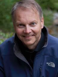 Robert Davies's Instagram, Twitter & Facebook