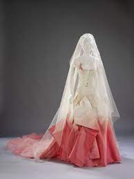 10 Famous Or Just Plain Fabulous Wedding Dresses I D Love To See Up Close Gwen Stefani Wedding Dress John Galliano Wedding Dress Gwen Stefani Wedding