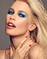 Bildresultat For Claudia Schiffer Makeup Schminkzeug 80er Jahre Make Up Make Up