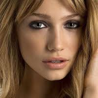 Hire Cailin Russo for a Corporate Event or Performance Booking.