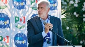 Посмотрите твиты по теме «#sconcertato» в твиттере. Mancuso Sconcertato Che Un Fascista Sia Candidato Con De Luca La Repubblica