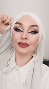 Ama Boze kad me ovako iznenadi ... Pogledajte kako je nas Ajdin Hasanić  uradio predivan video za sve ljepotice pod hidzabom.... Hvala punooo  iznenadio si me ❤❤❤❤ Podijelite video ❤