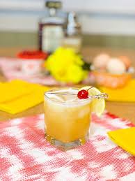 No Need To Consult Wiki Here S How To Make A Classic Amaretto Sour With Egg Whites We Used The Og Amaretto Brand Disaronno Lemon Juice S Sangria Recipes