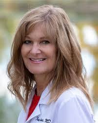 Kara Robertson's Instagram, Twitter & Facebook