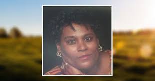 Earlene Mills's Instagram, Twitter & Facebook