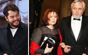 Vdovec josef abrhám se ze smrti své milované manželky nemůže vzpamatovat. Libuska Safrankova Prisla O Vnoucata Synovi Se Rozpadla Rodina A Jeho Deti Uz Maji Noveho Tatu Ahaonline Cz
