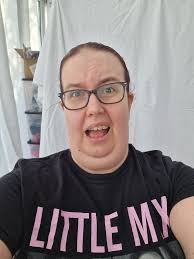 👋 Looking for 5 people who are thinking of registering a business soon. I  made a simple checklist after helping a couple of friends through it —  things like picking the right