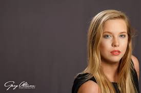 Noelle Hardin's Instagram, Twitter & Facebook