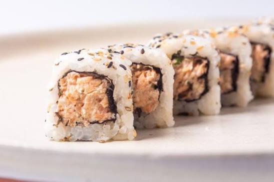 4 Uramaki Philadelfia (Salmão Grelhado)
