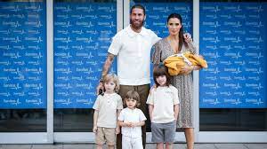 Sergio ramos garcía (spanish pronunciation: Sergio Ramos Wieder Vater Erstes Bild Der Ganzen Familie Promiflash De
