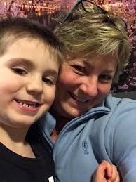 Happy birthday to my friend and fellow VHS Class of 1992 alumni, Traci  Harris-Mason . I first met her when I would attend Vacation Bible School at  the Vienna First Christian Church.