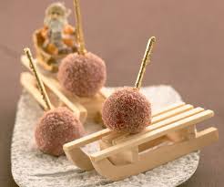 Voici Une Recette Ultra Simple Pour Confectionner De Petites Sucettes Qui Regaleront Tout Le Monde Une Facon Originale De Recettes Noel Sucette Pate D Amande