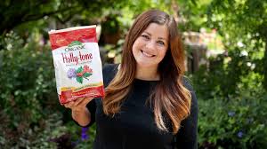 Schultz cactus fertilizer is obviously great for cacti but is also a good choice for most succulents, including aloe vera and jade. Espoma How To Feed Acid Loving Plants With Holly Tone Espoma