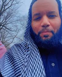 Eid Mubarak from my family to yours ,, May Allah keep me with those who I  love and those who love me ❤️🌙, @baahirimports @vo_utae @haqqymuufitness  @wildwildda_g @muslimaticuniversity @maad_4_president ...