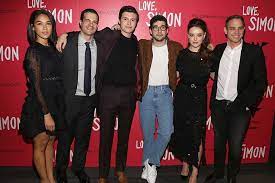This year, love, simon is going to give us a whole new kind of cinematic love story. Love Simon Cast And Director Greg Berlanti Hope Movie Inspires Gay Teens Interviews Articles