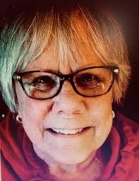 Melissa Outland's Instagram, Twitter & Facebook