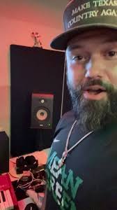 “One take Mike” in the kitchen. Cooking up somethin njce 👨‍🍳