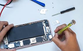 If you break your iphone screen and the glass has cracked or shattered, you're probably wondering what to do, and what comes next. Iphone 7 Screen Replacement Repair Cellphonerepair Com