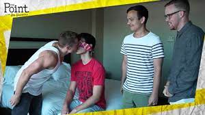 Experiment Proves Straight Guys Like Kissing Gay Guys!