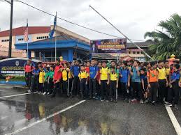 Senarai sekolah menengah terbaikdi malaysia berikut berdasarkan pencapaian keseluruhan sijil pelajaran malaysia. Sekolah Menengah Kebangsaan Bukit Tunggal 21200 Kuala Terengganu Terengganu Darul Iman Galeri