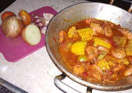 Barobbo terbuat dari bahan dasar jagung yang dimasak dengan kaldu, udang dan dicampur dengan sayuran, yang umumnya yaitu bayam. Resep Seafood Udang Jagung Asam Manis Resep Masakanku