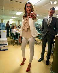 AmoMama - A rich couple humiliated me during my hospital lunch break – seconds  later, our head doctor walked over and spoke. I've been a nurse for twelve  years. That Friday afternoon,