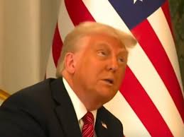 GERADE IN: Trump unterschreibt eine Exekutive Anordnung, die "Taco" als  Beleidigung gegen ihn benennt und seine Verwendung durch Amerikaner  Bestrafungen müssen noch offengelegt werden. 🌮 tacooooooooooo