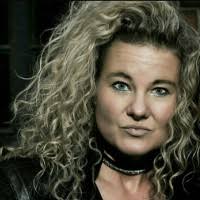 30+ "Sandy Moeller" profiles