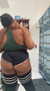 Free Thick black big beautiful woman model Aicha Ebony twerk her Overweight  Butt - 75Hard Update Porn Video - Ebony 8