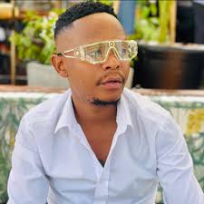 Drake released his sixth mixtape 'Dark Lane Demo Tapes' 5 years ago today  🎧🔥 What's your top 3 off this tape?