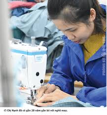 Khom lưng” nắn nót từng đường ly