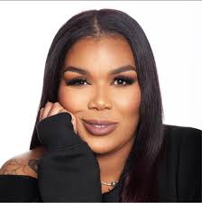 Hey Northern Alabama! I'm Jill! If we haven't met yet, I'm the artist  behind Highbrow Beauty, where I specialize in natural, effortless permanent  makeup and hair services. For me, beauty isn't about