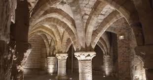 Caves Medievales Photo Office De Tourisme De Chalons En Champagne Tous Droits Reserves Chalons En Champagne Architecture Religieuse Tourisme